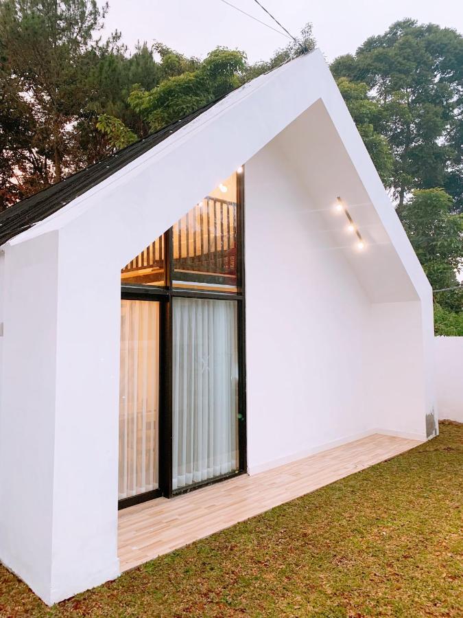 Vila Casa De Gaudi Lembang Exteriér fotografie